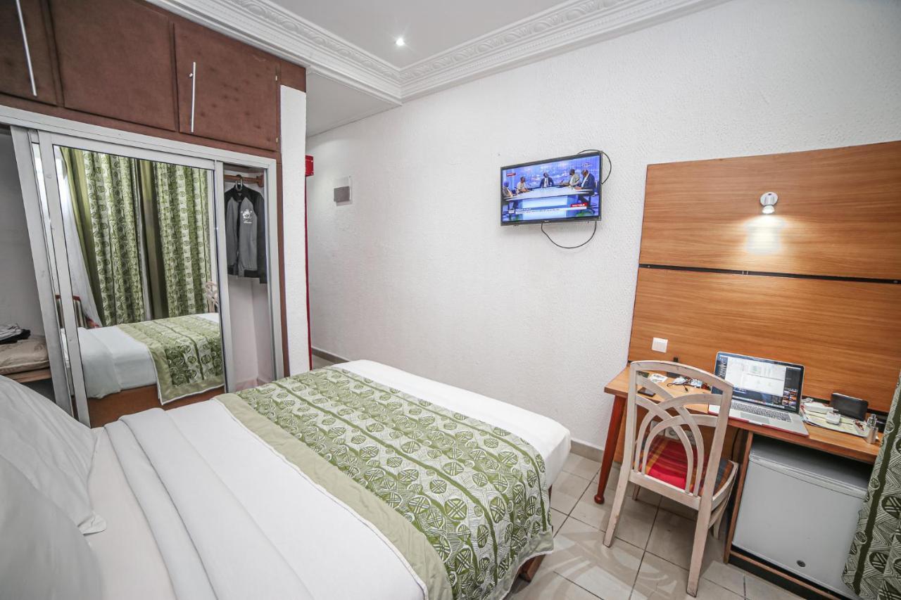 Fini Hotel Bobende Лимбе Экстерьер фото