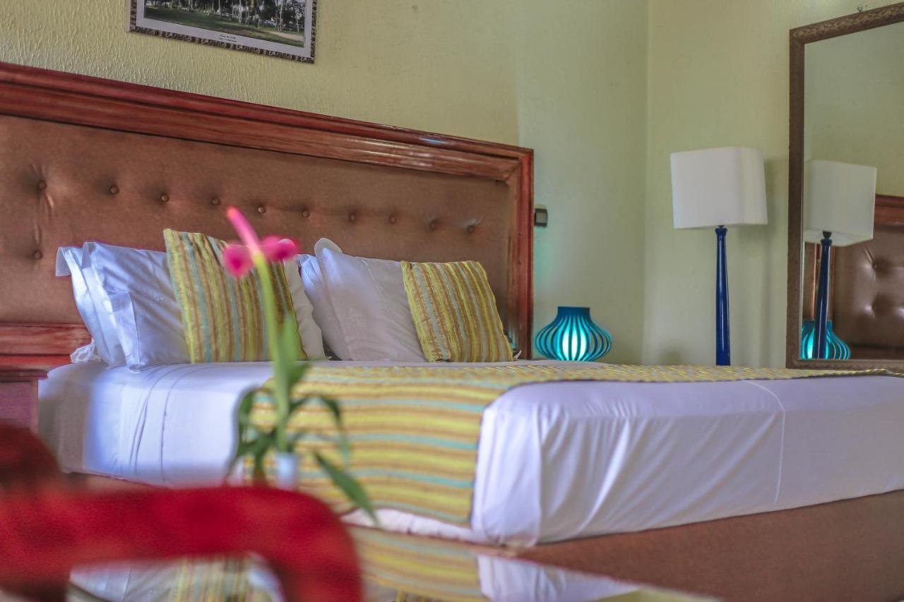 Fini Hotel Bobende Лимбе Экстерьер фото