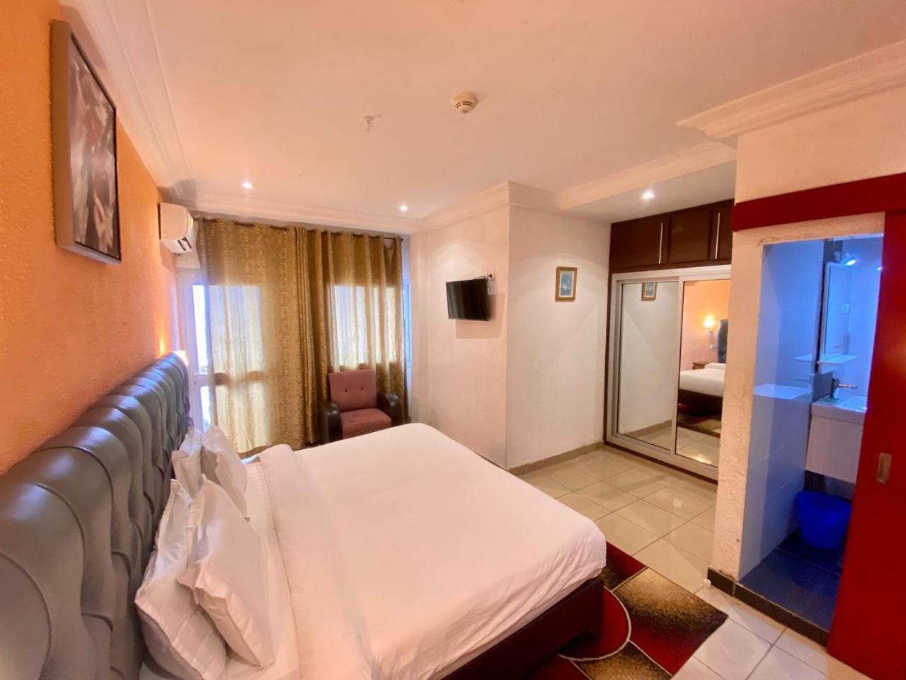 Fini Hotel Bobende Лимбе Экстерьер фото