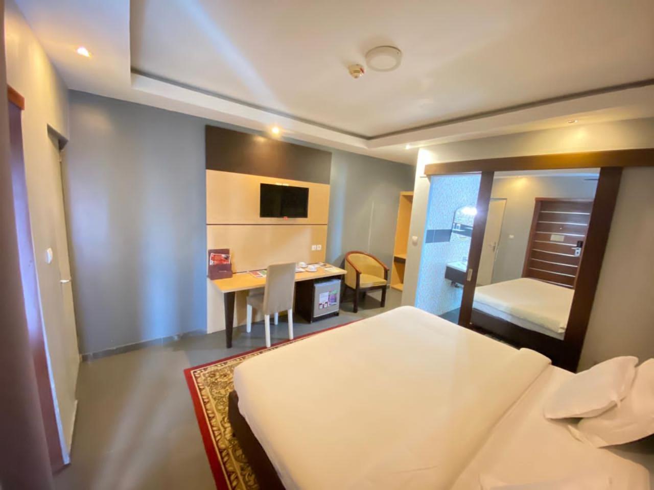 Fini Hotel Bobende Лимбе Экстерьер фото
