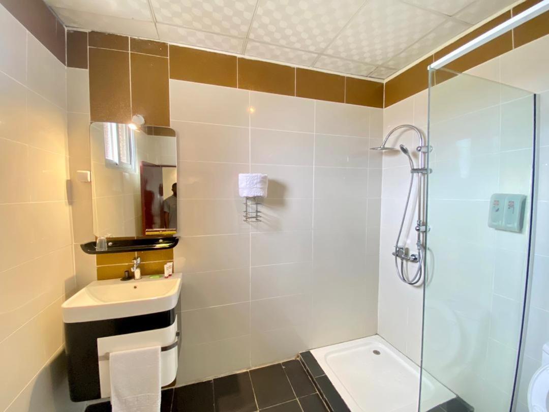 Fini Hotel Bobende Лимбе Экстерьер фото